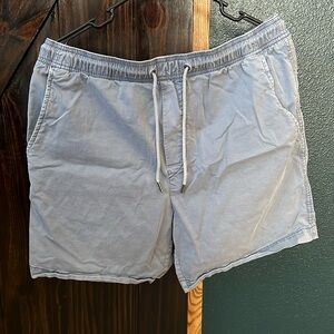 Men’s AE casual shorts 5 Inch inseam Size M